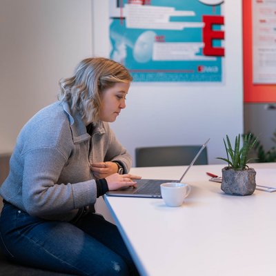 SIWA ISO Expertin bei der Arbeit