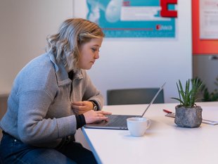 SIWA ISO Expertin bei der Arbeit