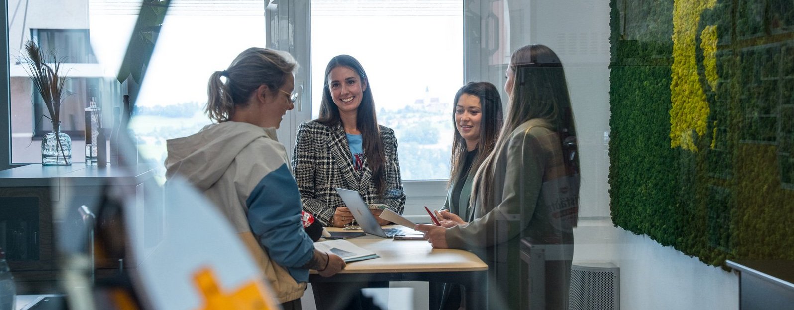SIWA Marketing und HR Team bei der Besprechung