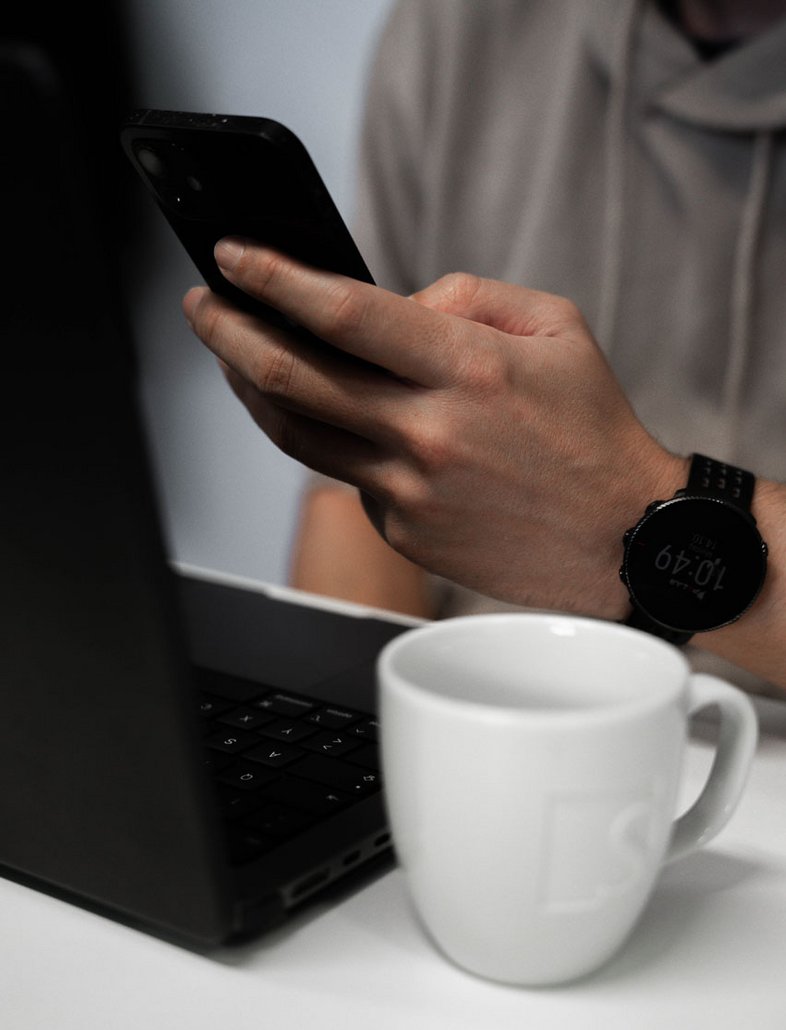SIWA E-Commerce Agentur, Laptop und Smartphone