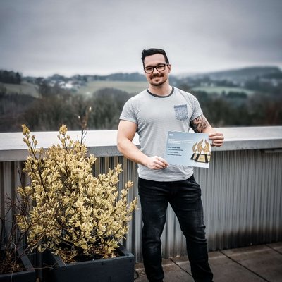 Mitarbeiter mit Zertifikat